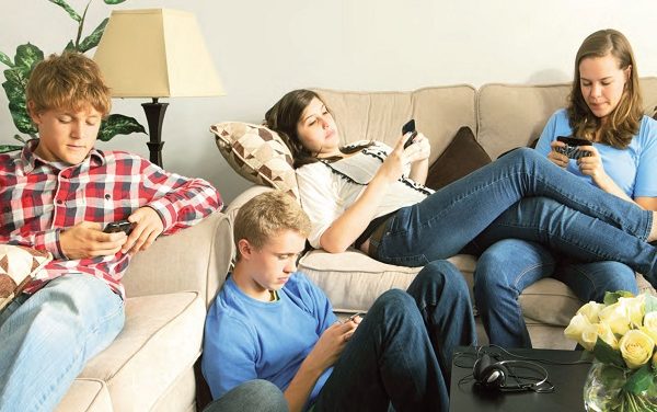 I giovani e la dipendenza: l’influenza di Internet